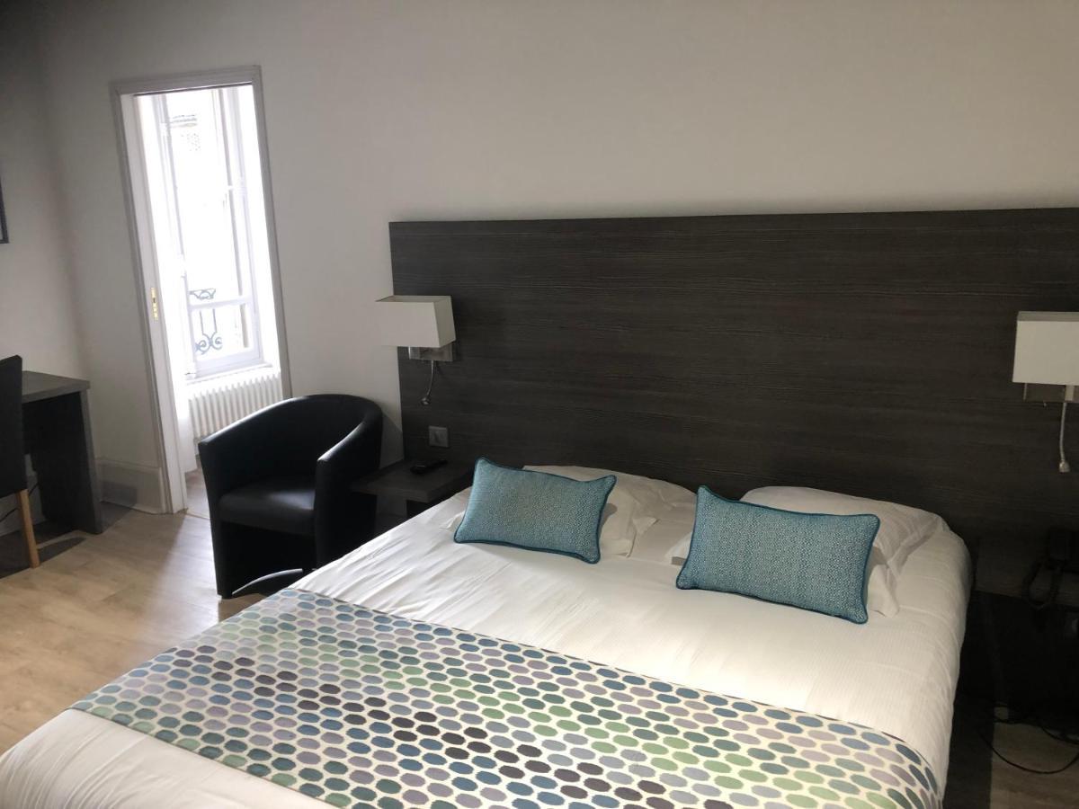 Hotel Montespan Bourbon-lʼArchambault 外观 照片