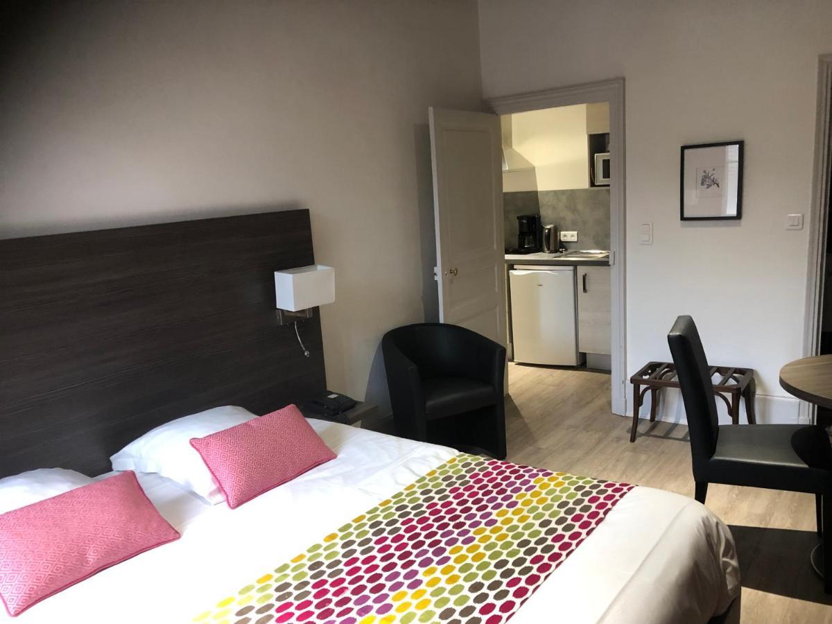 Hotel Montespan Bourbon-lʼArchambault 外观 照片