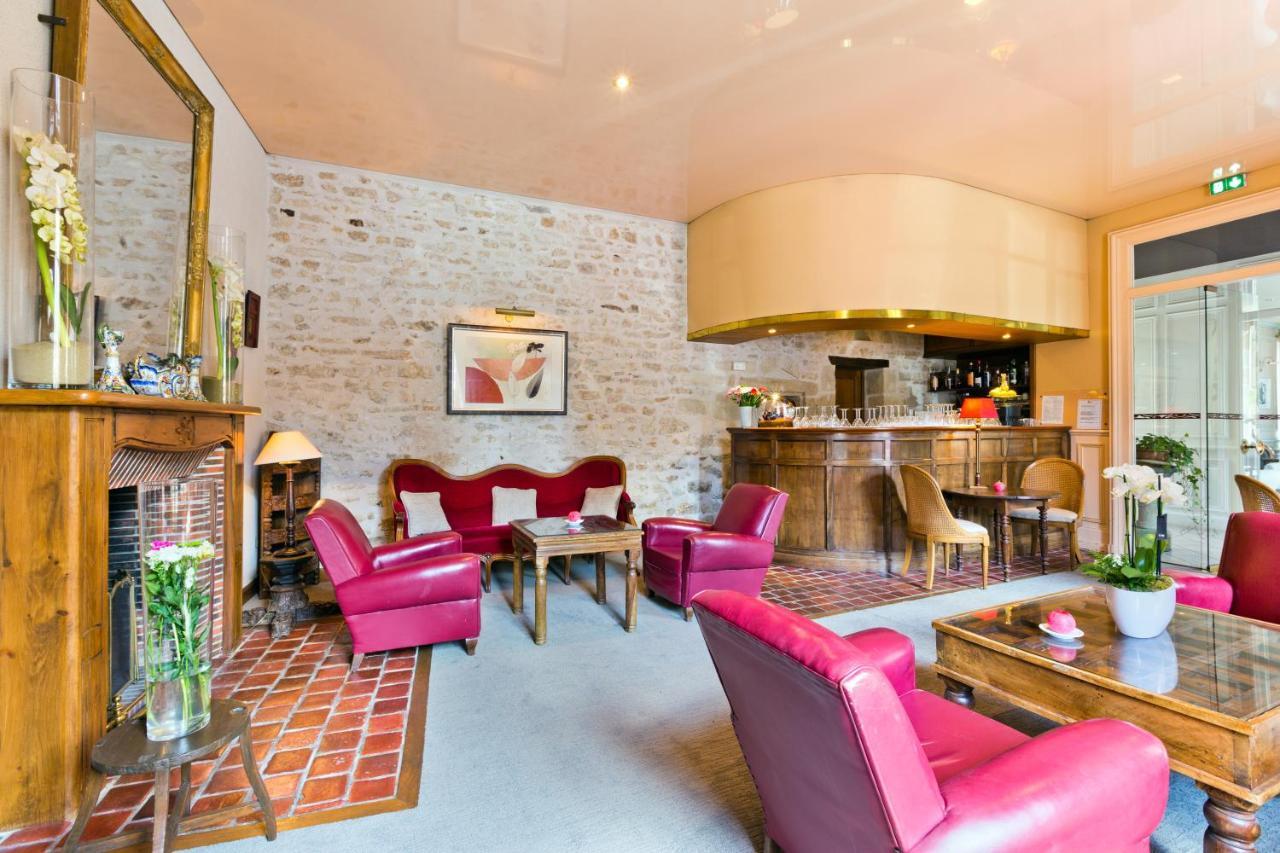 Hotel Montespan Bourbon-lʼArchambault 外观 照片